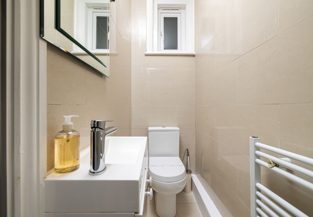 Rent by room in London - Shepherd's Bush 5 Rent by room in London - Shepherd's Bush 5