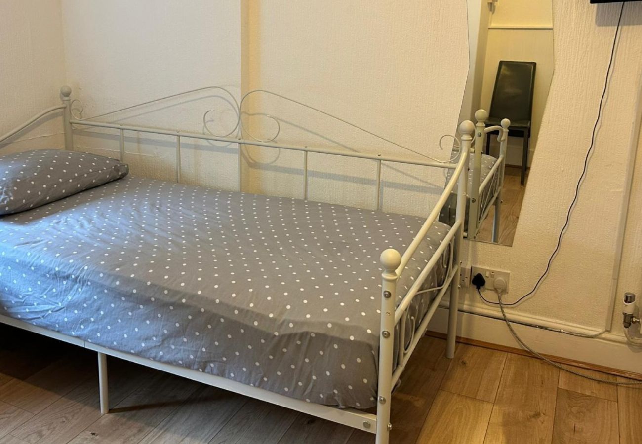Apartment in London - Studio Family 2 SW Apartment in London - Studio Family 2 SW
