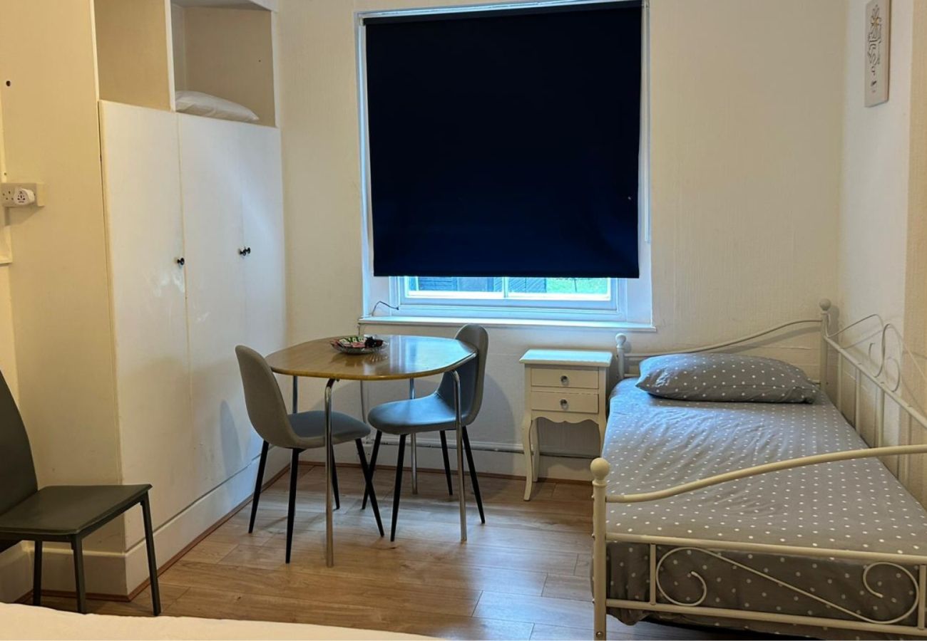 Apartment in London - Studio Family 2 SW Apartment in London - Studio Family 2 SW